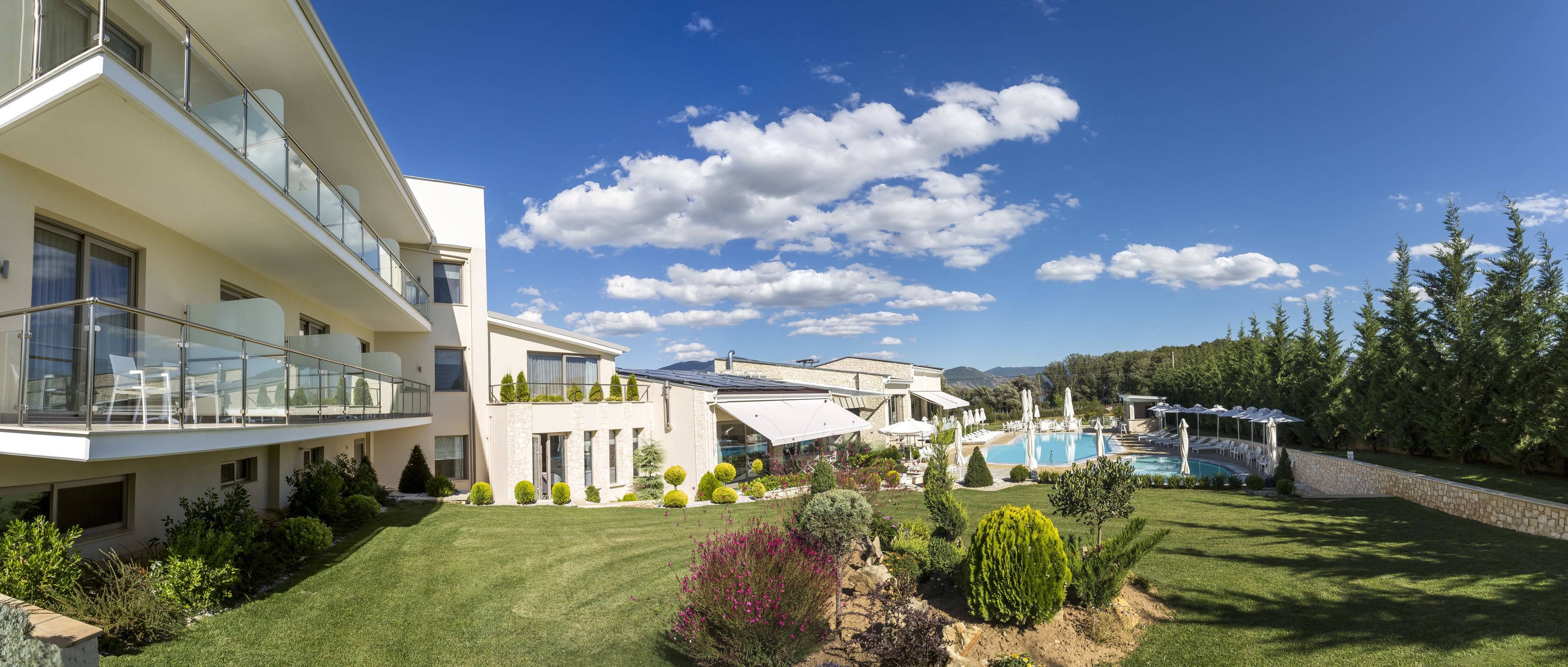 Calma Hotel & Spa gallery image 2