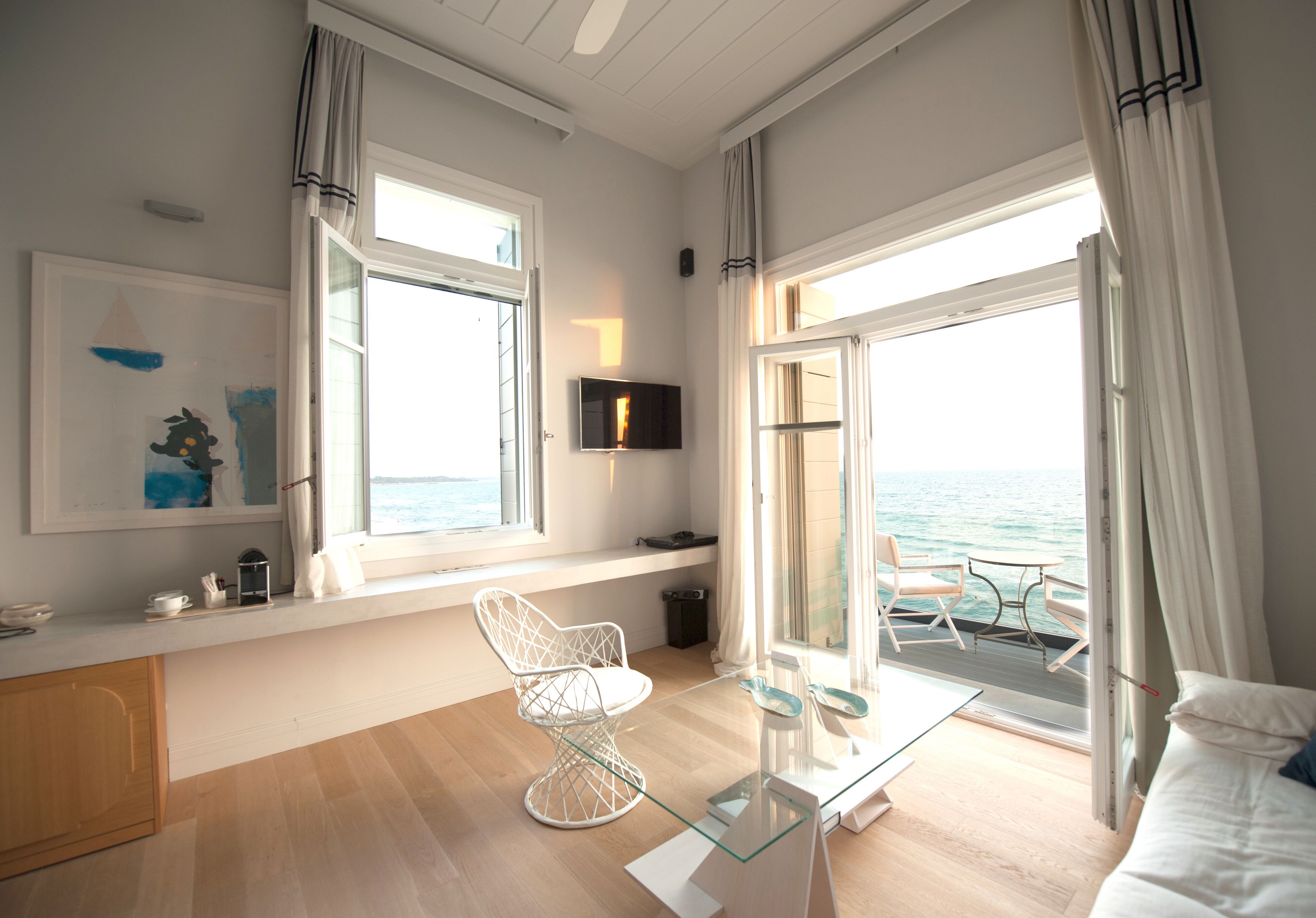 Dexamenes Seaside Hotel gallery image 1