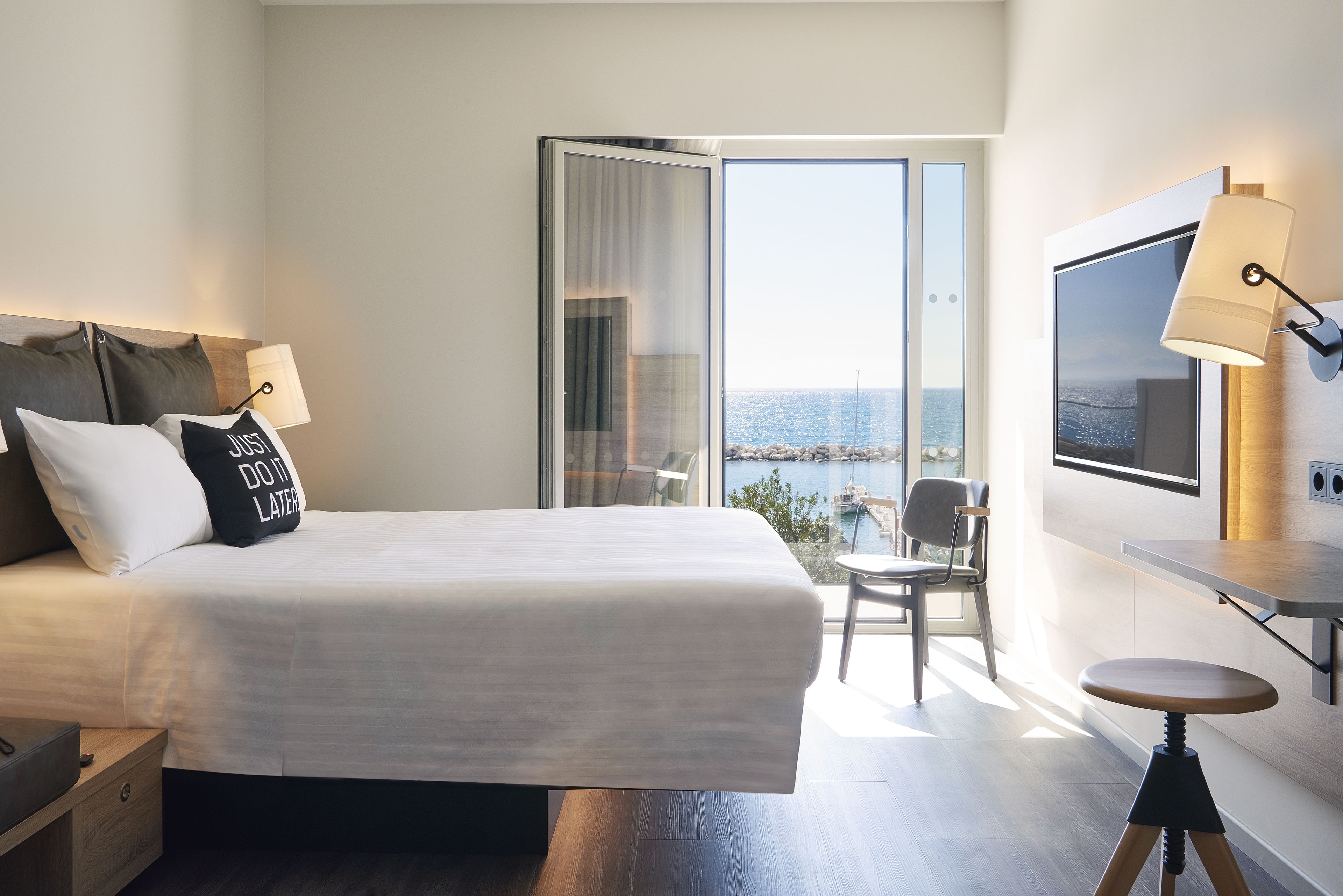 Moxy Patra Marina gallery image 6