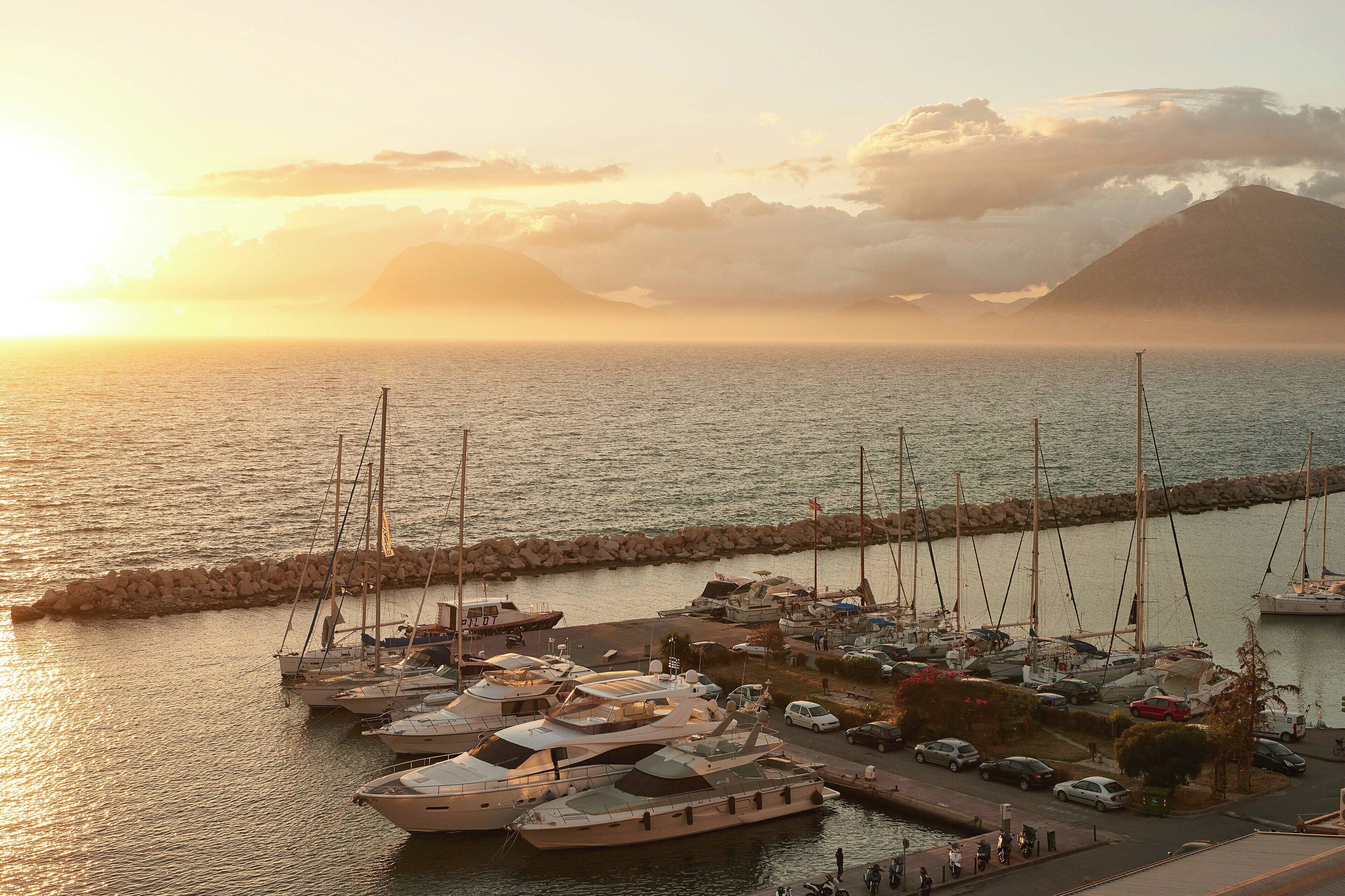 Moxy Patra Marina gallery image 7