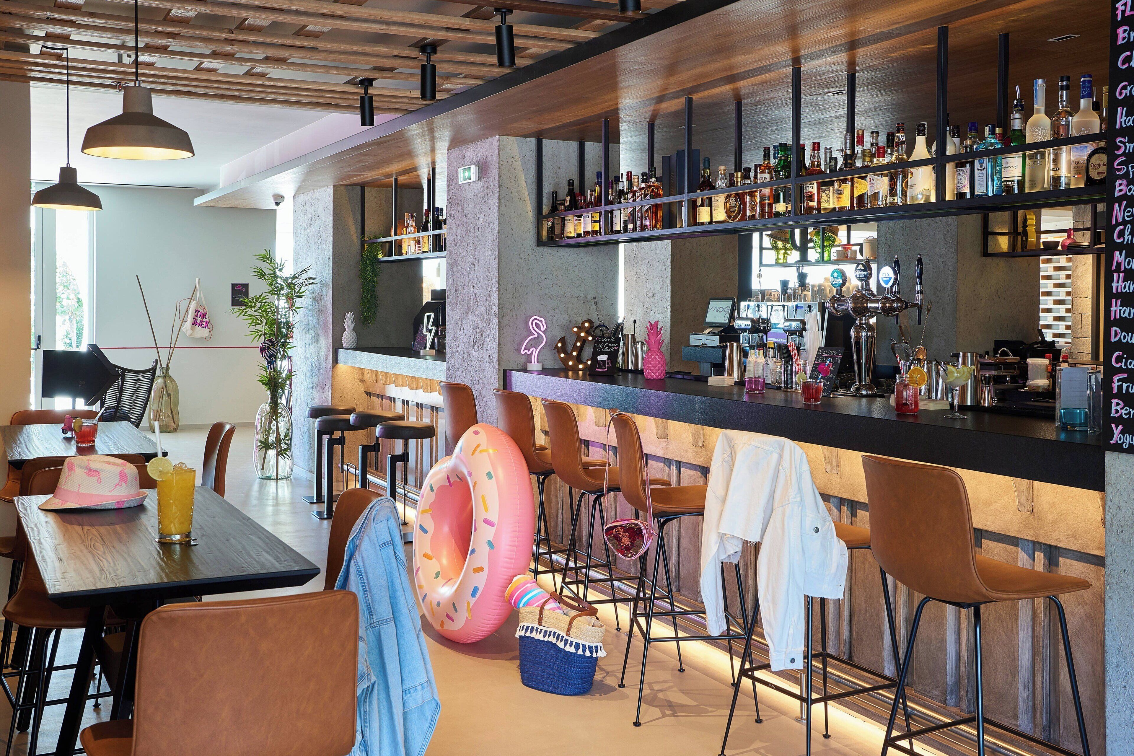 Moxy Patra Marina gallery image 8
