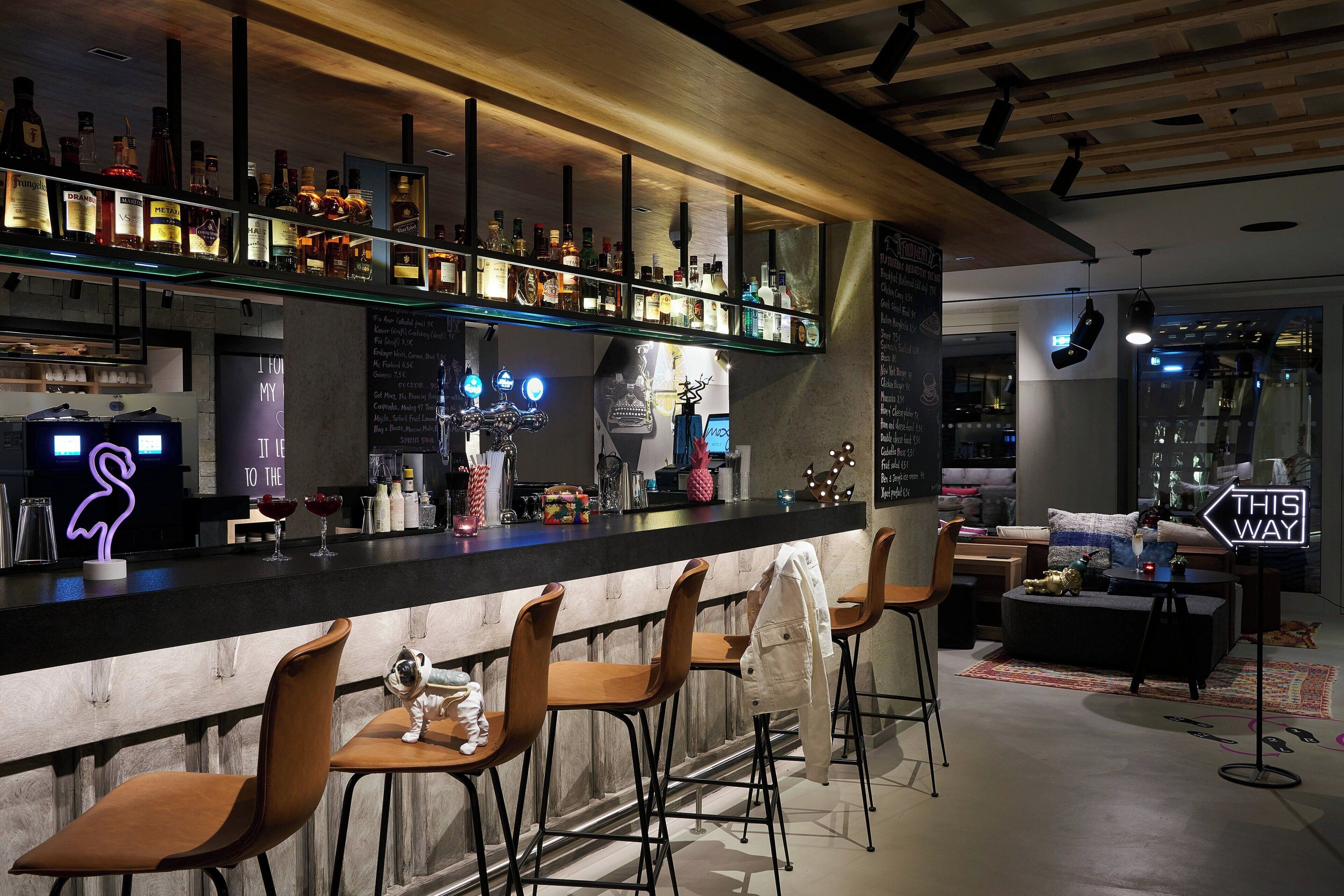 Moxy Patra Marina gallery image 10
